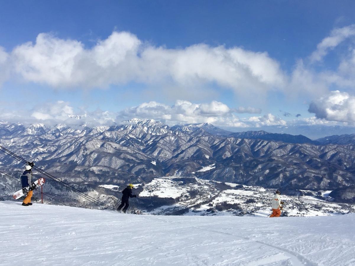 Hakuba Landmark Iwatake Lodge Exterior photo